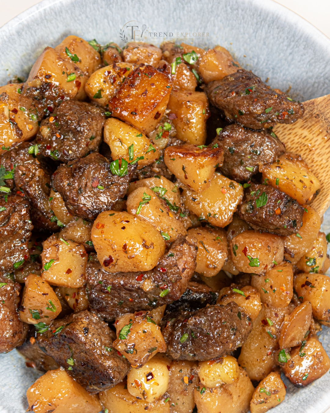 Garlic Butter Steak Bites and Potatoes