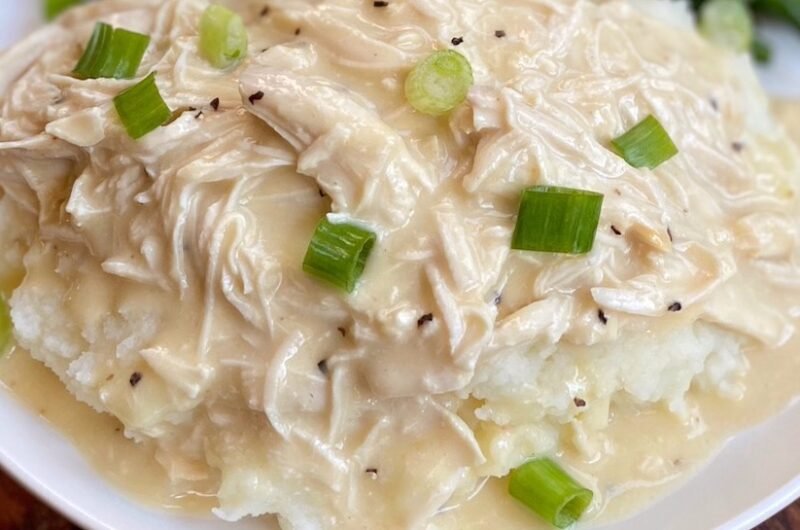 Easy Crockpot Chicken & Gravy Dinner