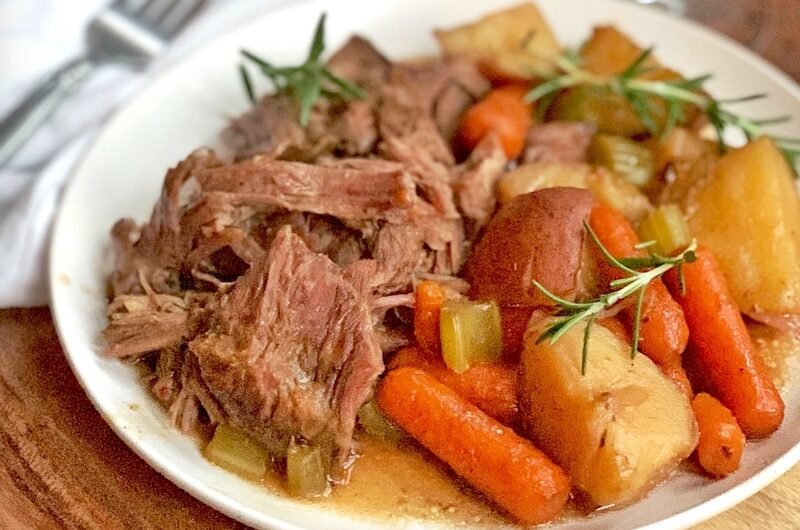 Easy Slow Cooker Pot Roast Recipe With Vegetables