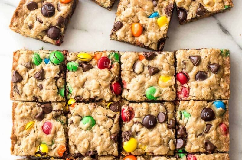 Soft and Chewy Oatmeal Chocolate Chip Bars