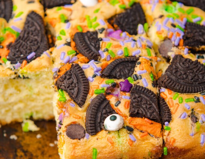 Spooky Halloween Oreo Cake Bars
