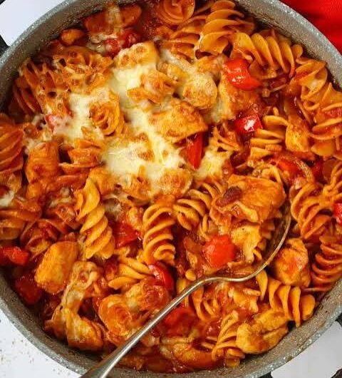 One Pot BBQ Chicken and Bacon Pasta